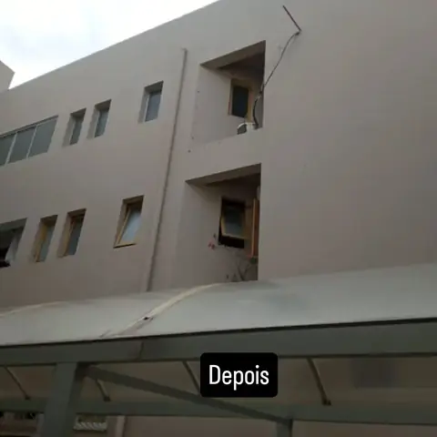 A mesma fachada depois da reforma, com a pintura nova